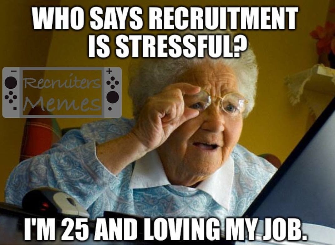 Una nonna che dice: "Chi dice che trovare lavoro è stressante? Ho 25 anni e adoro il mio lavoro".