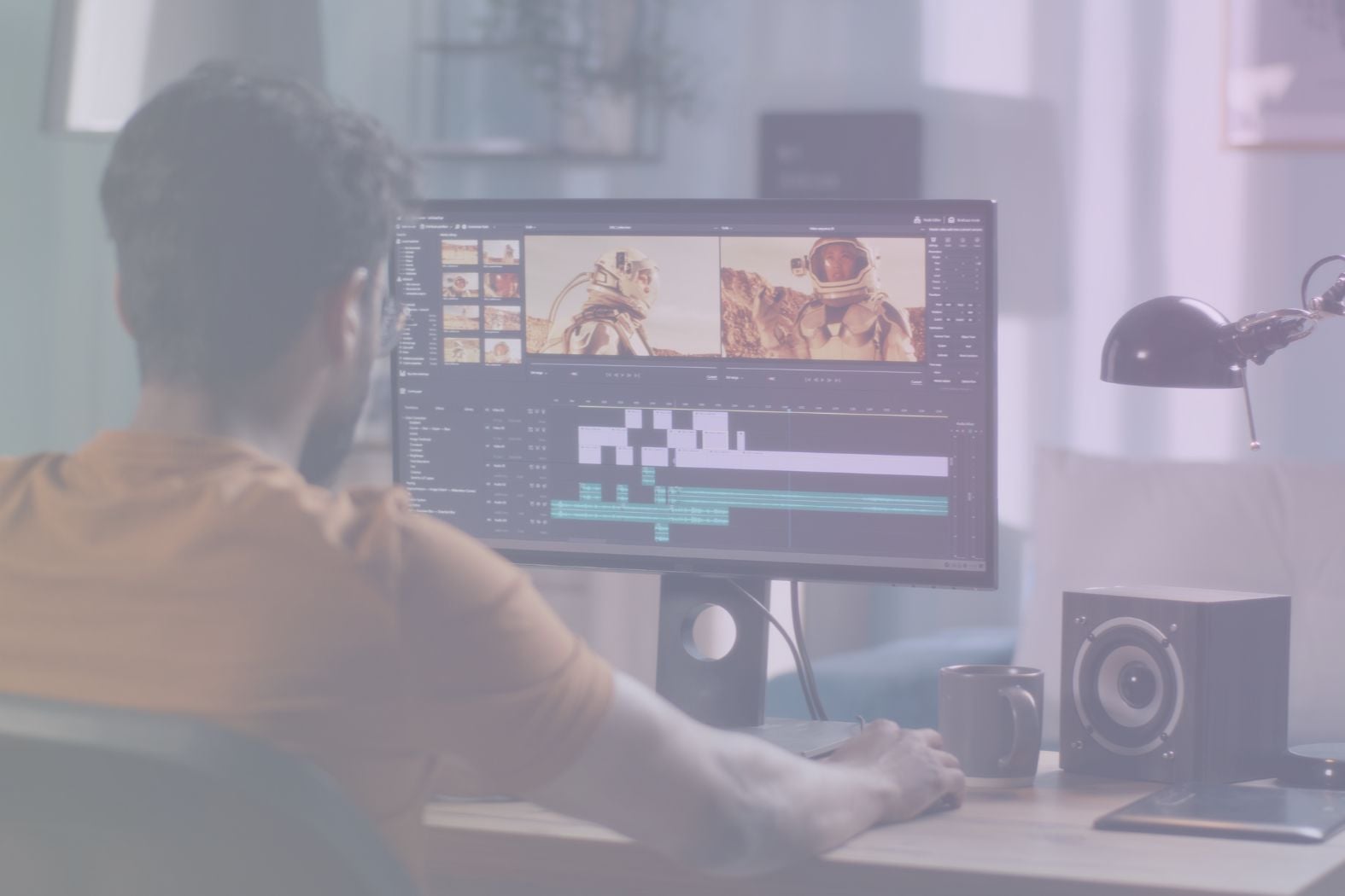 hombre convirtiendo vídeo a texto